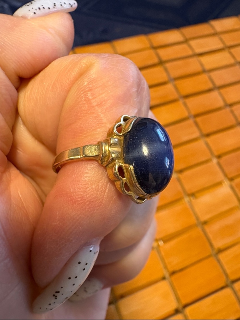 Classic Vintage Gold 18K Ring with Deep Blue sapphire Cabochon Stone
